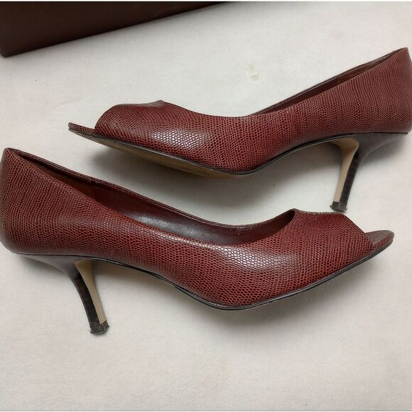 Bandolino Dark Brown Peep Toe Heels, size 9 - Picture 2 of 14